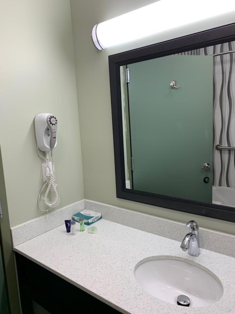 Quality Inn Queens New York Exterior photo